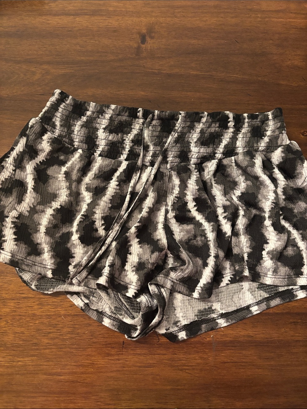 No Boundaries Women's Black & Gray Athletic Shorts